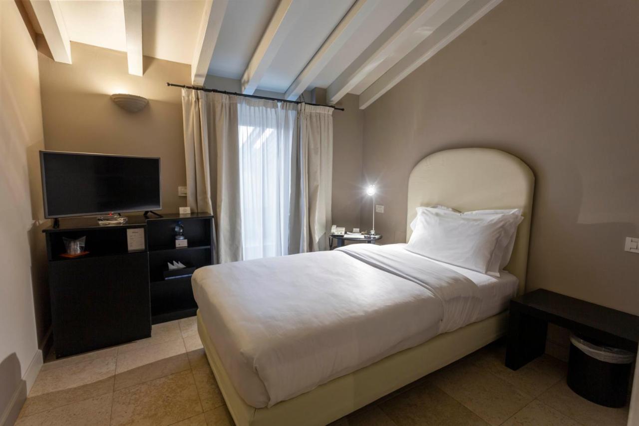 Santellone Resort Brescia Eksteriør billede
